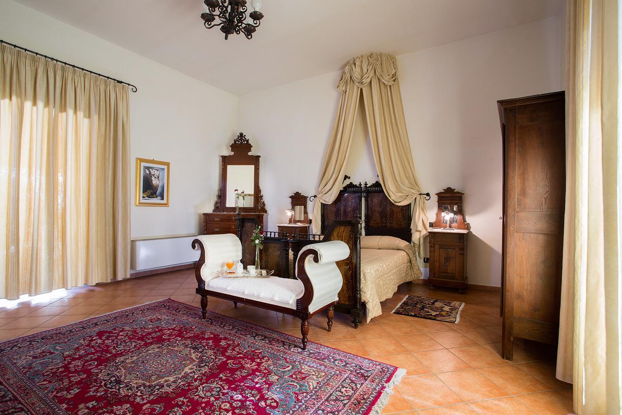 Castello Di Altomonte