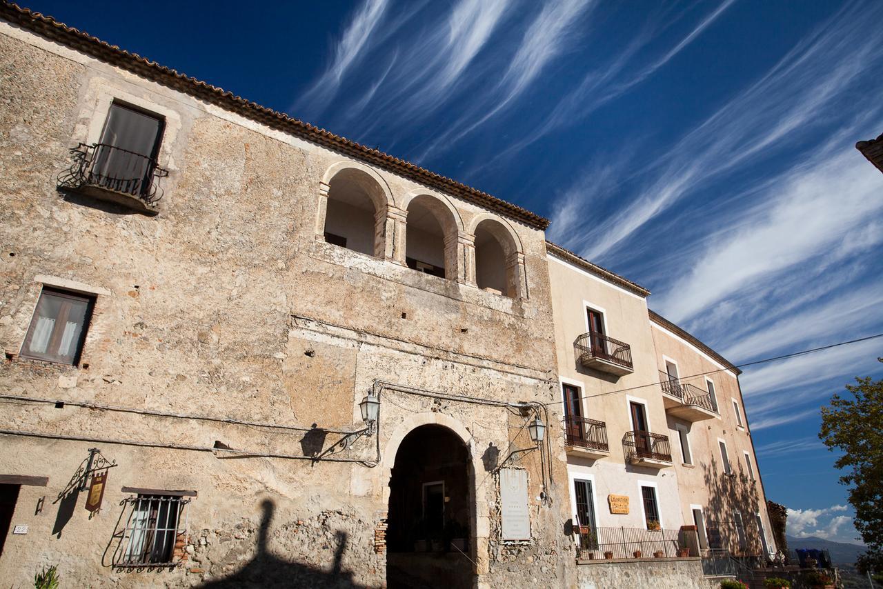Castello Di Hotel