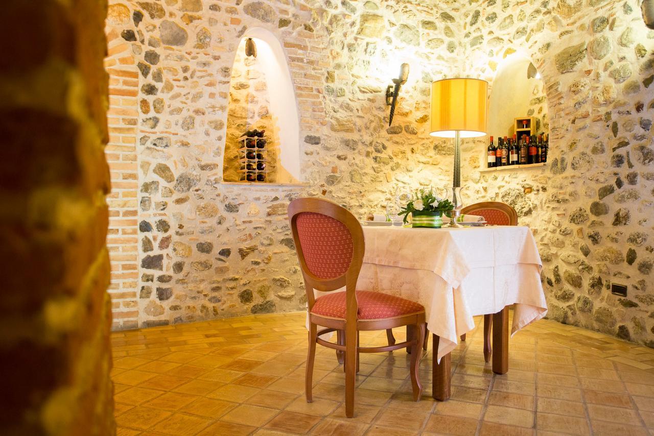 Castello Di Hotel