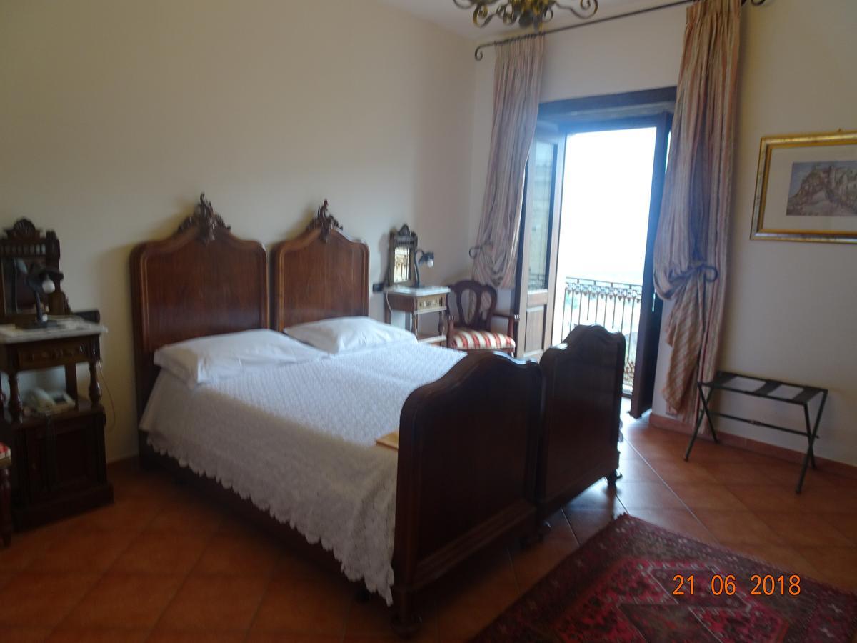 Castello Di Hotel 5*