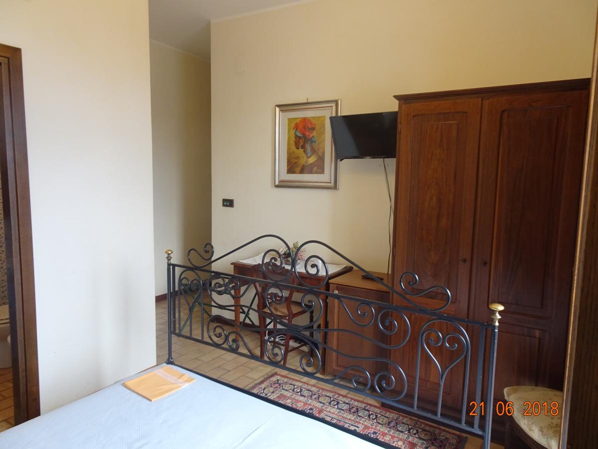 Castello Di Hotel Altomonte