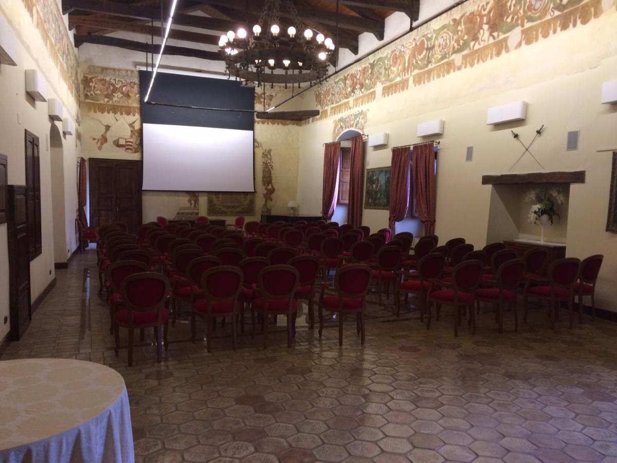 Castello Di Hotel Altomonte